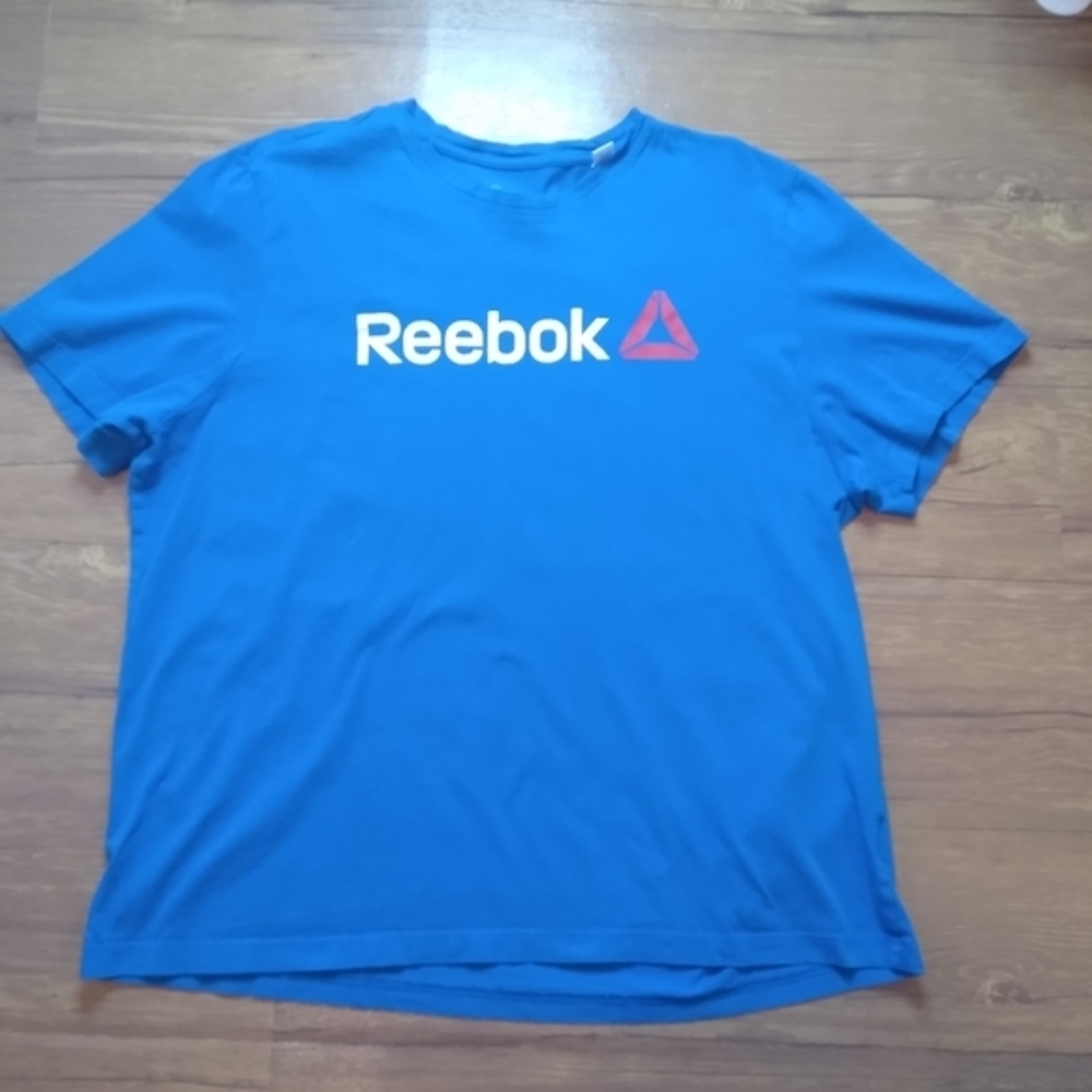 Reebok T-shirt Size XL